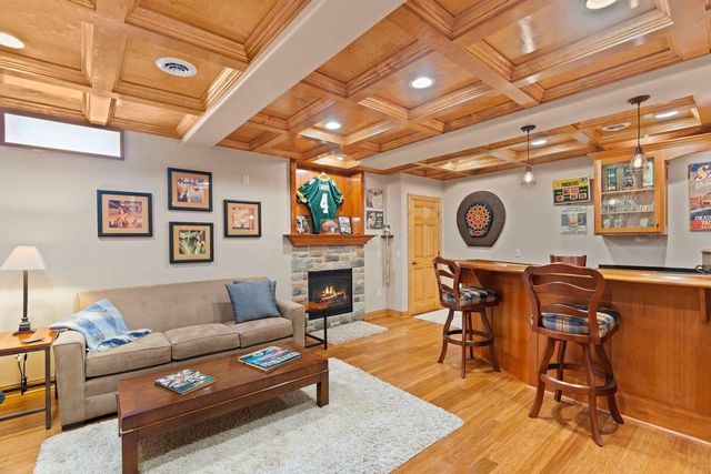 1704 River Lakes ROAD N, Oconomowoc, WI 53066
