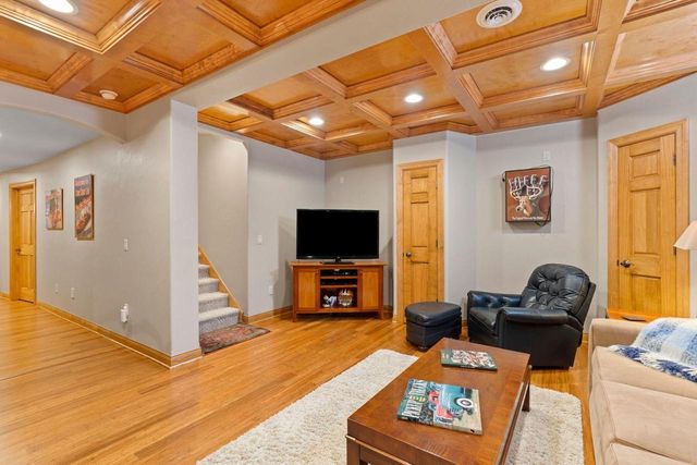 1704 River Lakes ROAD N, Oconomowoc, WI 53066