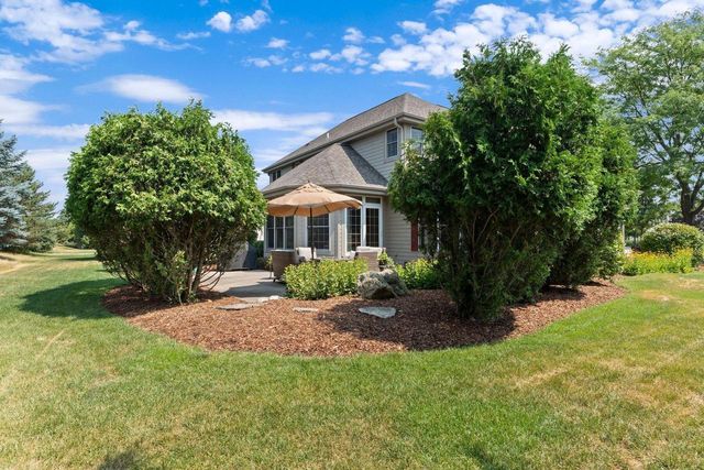 1704 River Lakes ROAD N, Oconomowoc, WI 53066