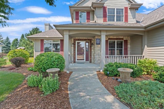 1704 River Lakes ROAD N, Oconomowoc, WI 53066