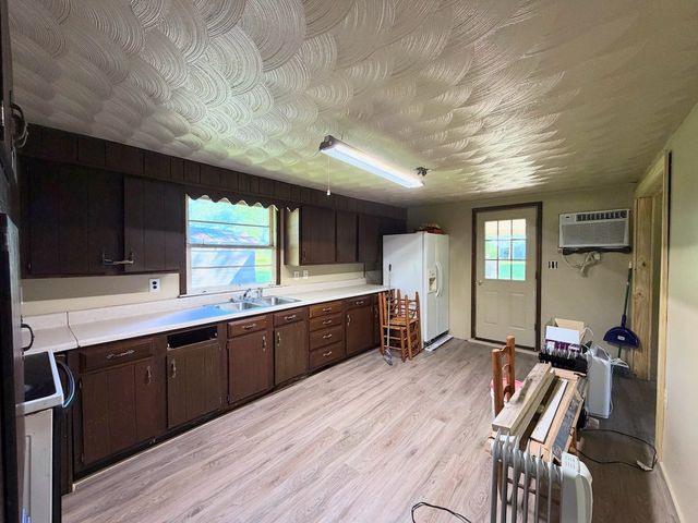 2399 Murray Kittrell Rd, Readyville, TN 37149
