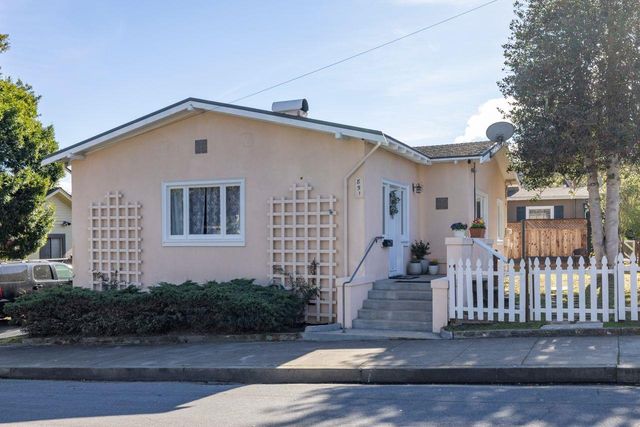 851 Laurel Avenue, Pacific Grove, CA 93950