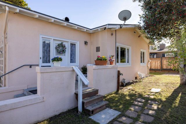 851 Laurel Avenue, Pacific Grove, CA 93950