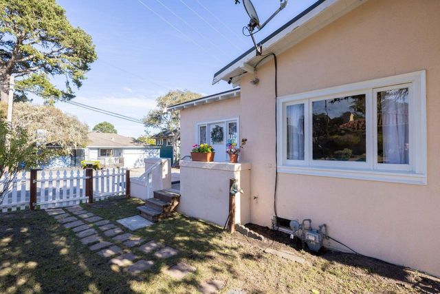 851 Laurel Avenue, Pacific Grove, CA 93950