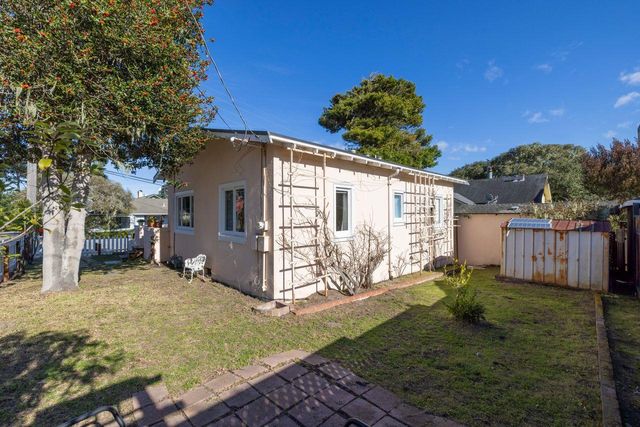 851 Laurel Avenue, Pacific Grove, CA 93950