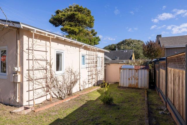 851 Laurel Avenue, Pacific Grove, CA 93950