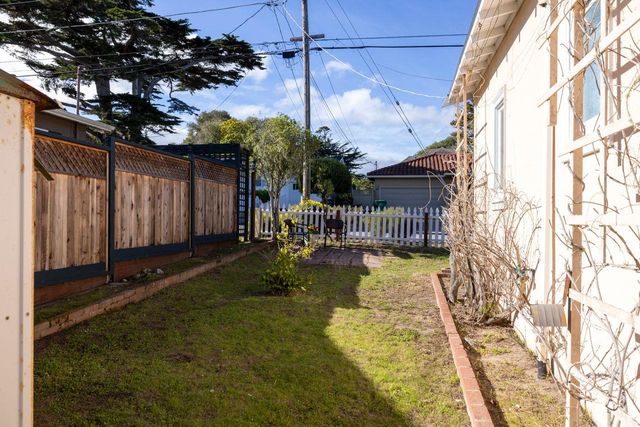 851 Laurel Avenue, Pacific Grove, CA 93950