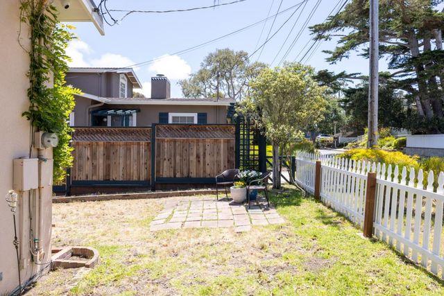 851 Laurel Avenue, Pacific Grove, CA 93950