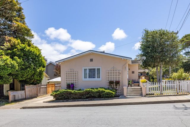 851 Laurel Avenue, Pacific Grove, CA 93950