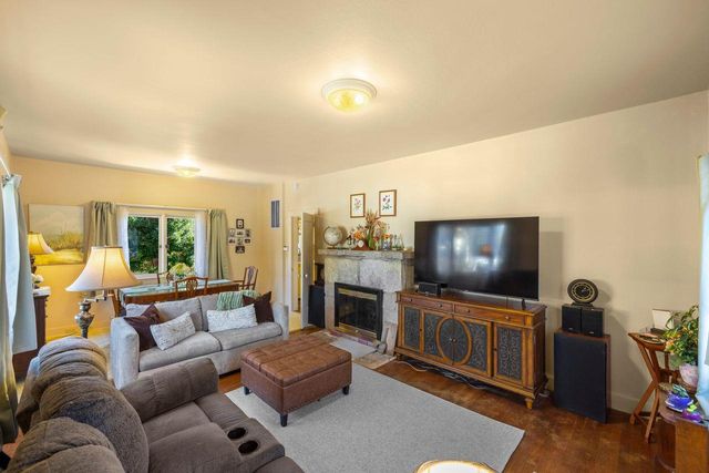 851 Laurel Avenue, Pacific Grove, CA 93950