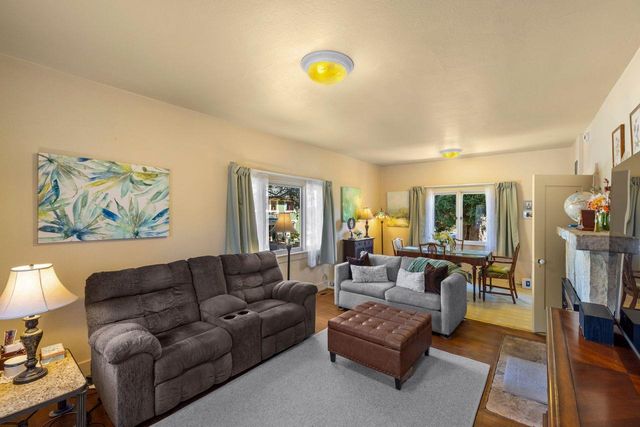 851 Laurel Avenue, Pacific Grove, CA 93950