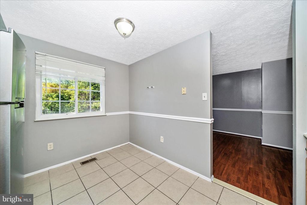 Image 15 of property listing at 3749 CASTLE TER #121-14, Silver Spring, MD 20904