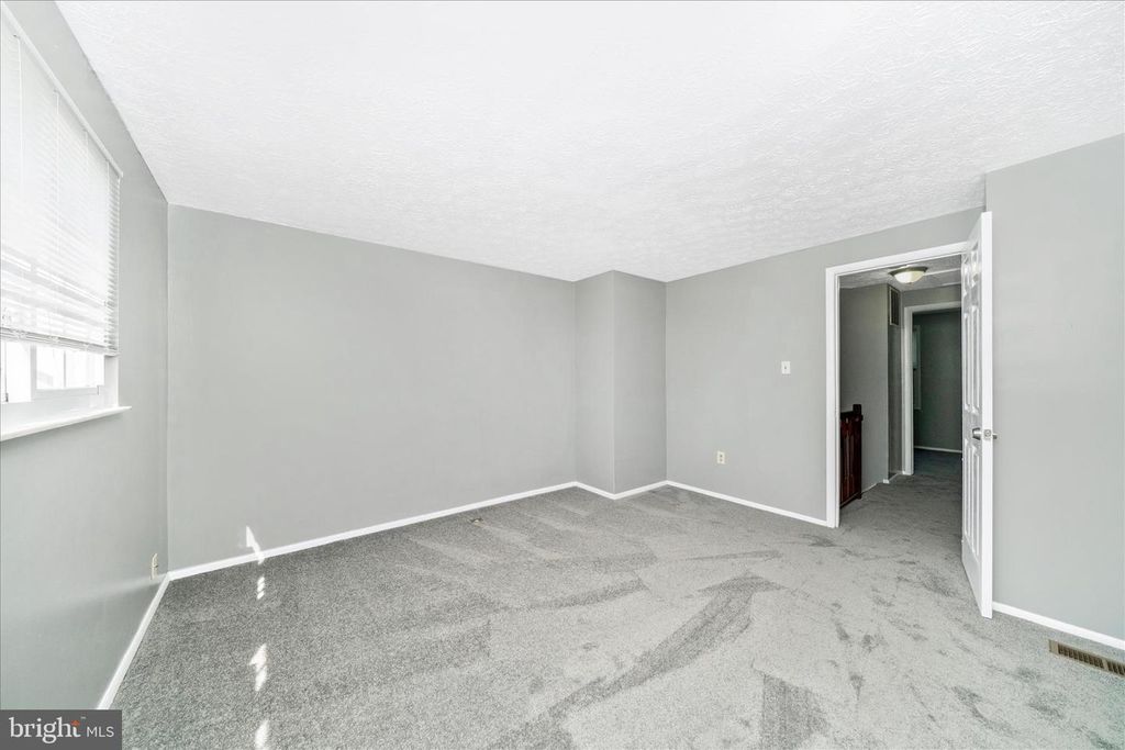 Image 21 of property listing at 3749 CASTLE TER #121-14, Silver Spring, MD 20904