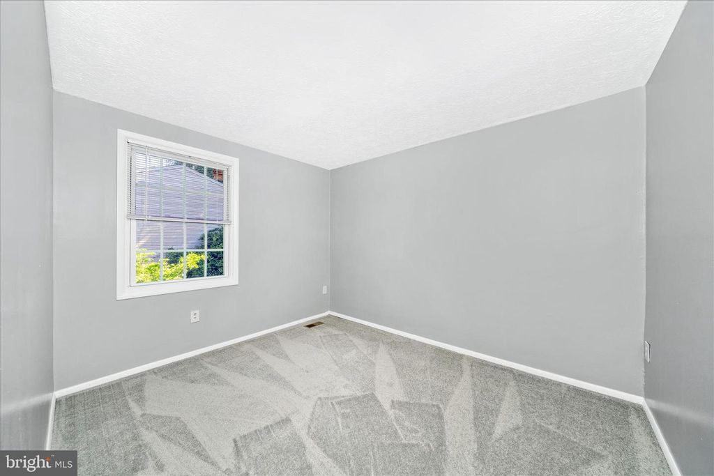 Image 26 of property listing at 3749 CASTLE TER #121-14, Silver Spring, MD 20904
