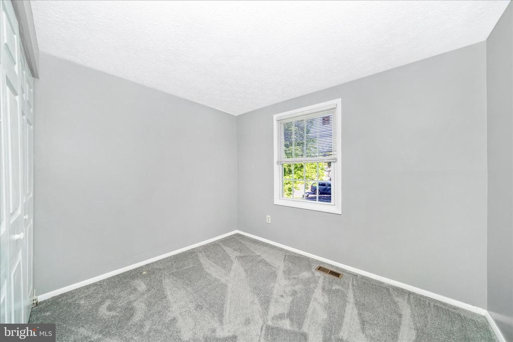Image 28 of property listing at 3749 CASTLE TER #121-14, Silver Spring, MD 20904