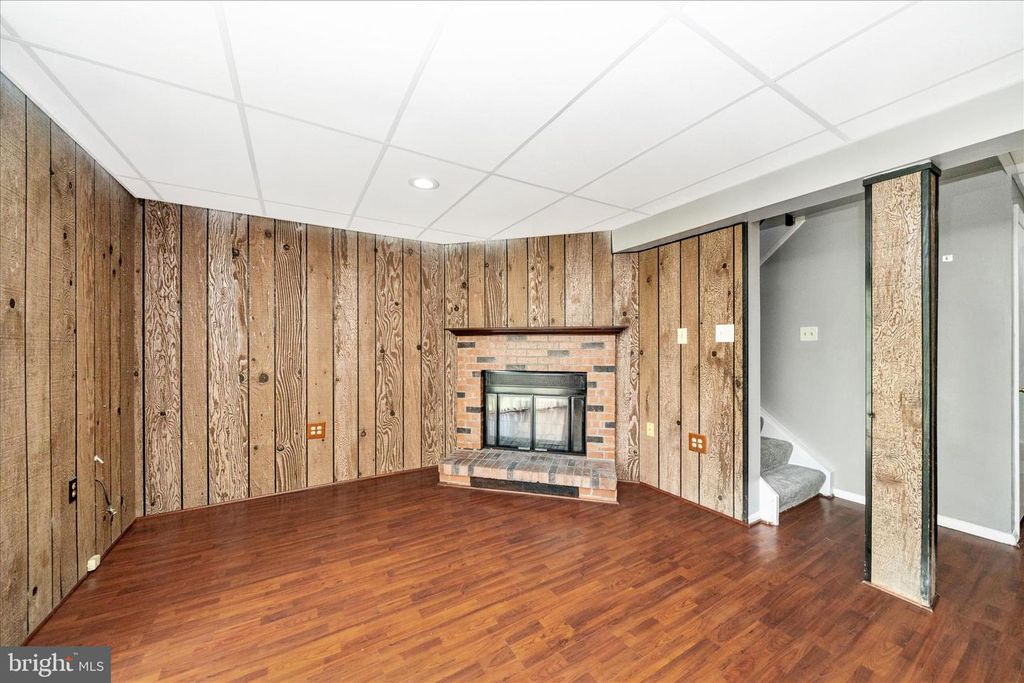 Image 35 of property listing at 3749 CASTLE TER #121-14, Silver Spring, MD 20904