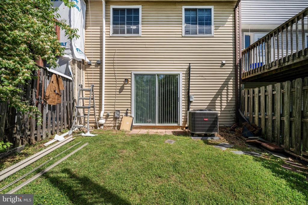 Image 42 of property listing at 3749 CASTLE TER #121-14, Silver Spring, MD 20904