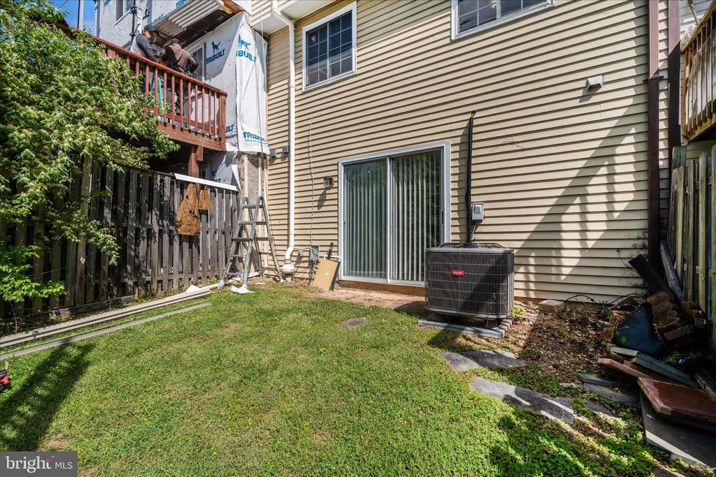 Image 43 of property listing at 3749 CASTLE TER #121-14, Silver Spring, MD 20904