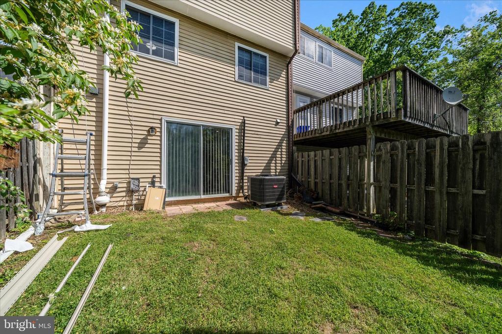 Image 44 of property listing at 3749 CASTLE TER #121-14, Silver Spring, MD 20904