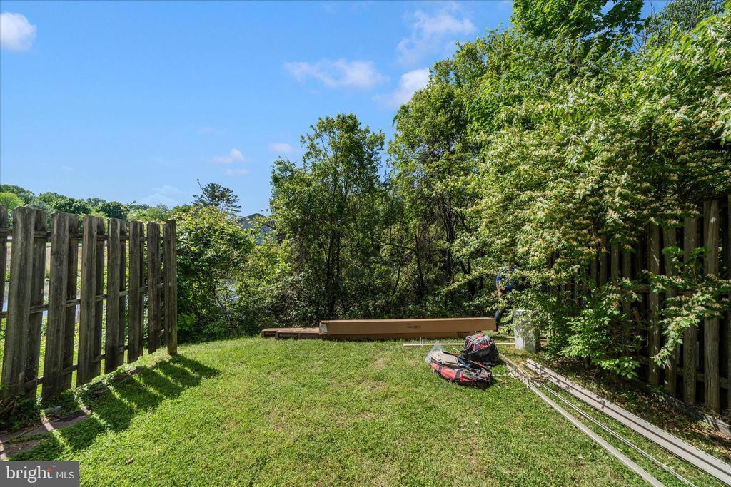 Image 45 of property listing at 3749 CASTLE TER #121-14, Silver Spring, MD 20904