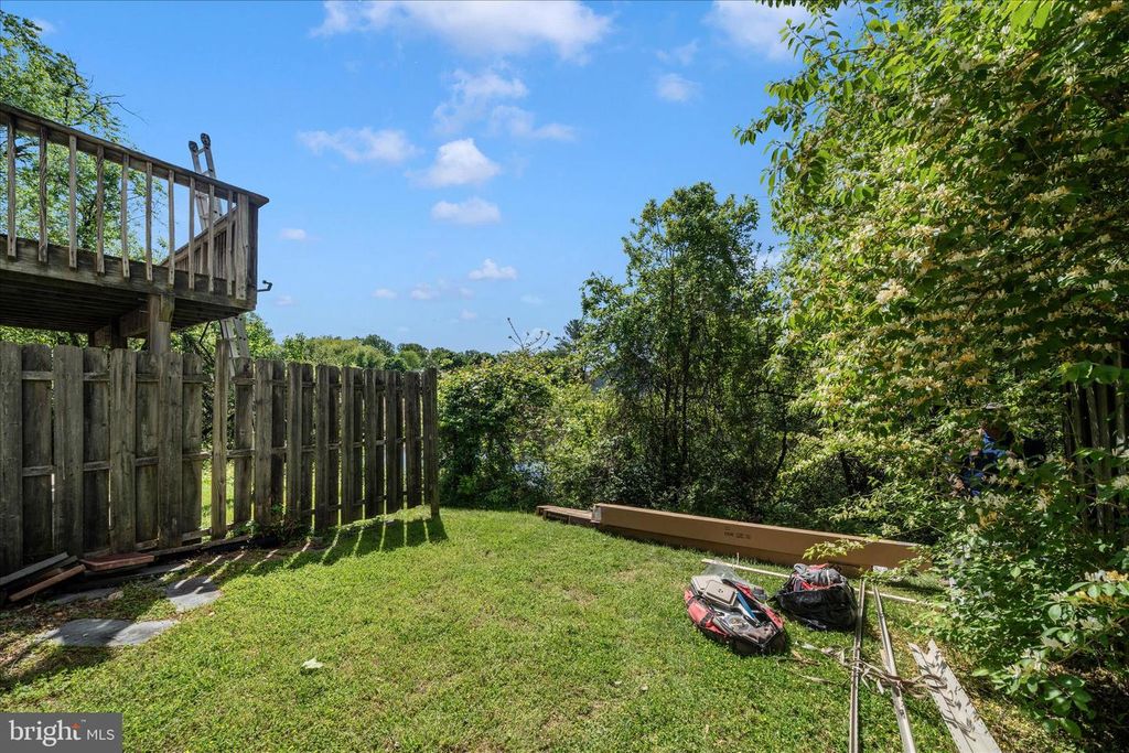 Image 46 of property listing at 3749 CASTLE TER #121-14, Silver Spring, MD 20904