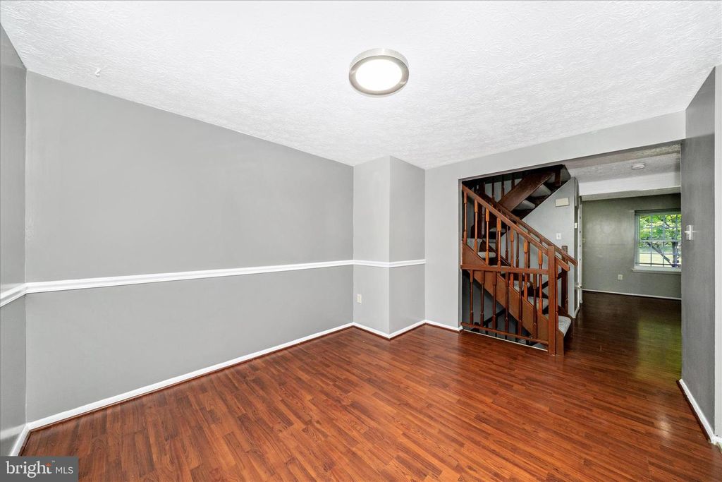 Image 9 of property listing at 3749 CASTLE TER #121-14, Silver Spring, MD 20904