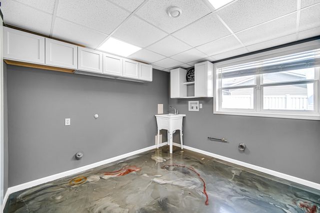 7581 Murrelet Street, Hobart, IN 46342
