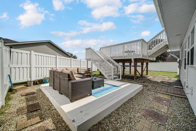 7581 Murrelet Street, Hobart, IN 46342