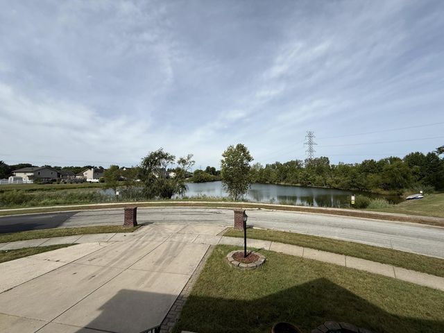 7581 Murrelet Street, Hobart, IN 46342