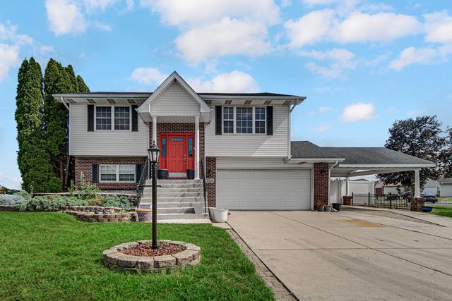 7581 Murrelet Street, Hobart, IN 46342