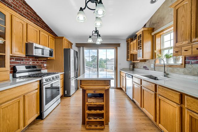 7581 Murrelet Street, Hobart, IN 46342