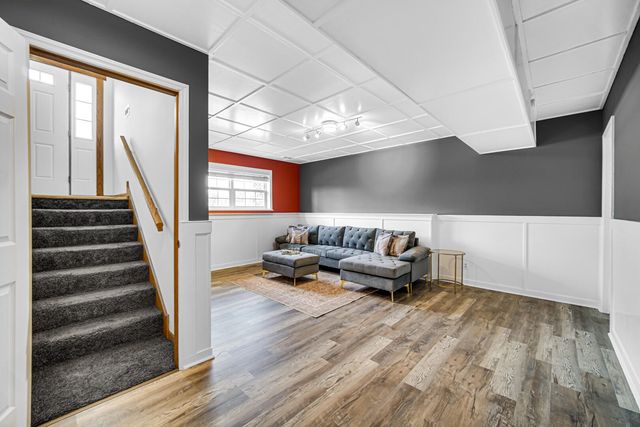 7581 Murrelet Street, Hobart, IN 46342