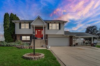 7581 Murrelet Street, Hobart, IN 46342