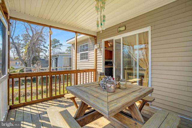 3488 & 3490 WILLOW ST, Chincoteague Island, VA 23336