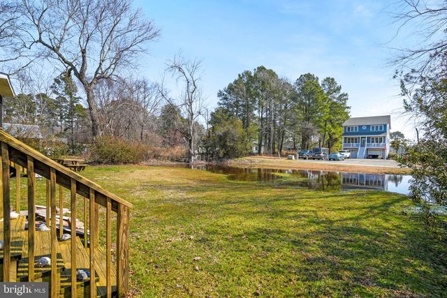 3488 & 3490 WILLOW ST, Chincoteague Island, VA 23336