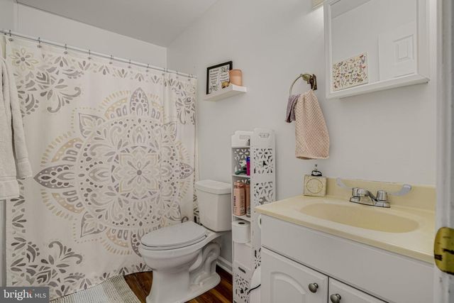 3488 & 3490 WILLOW ST, Chincoteague Island, VA 23336