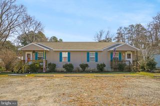 3488 & 3490 WILLOW ST, Chincoteague Island, VA 23336