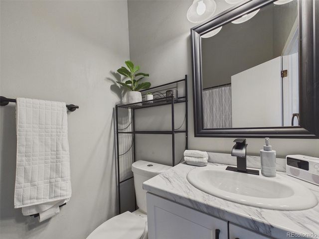 9715 W Chatfield Avenue E, Littleton, CO 80128