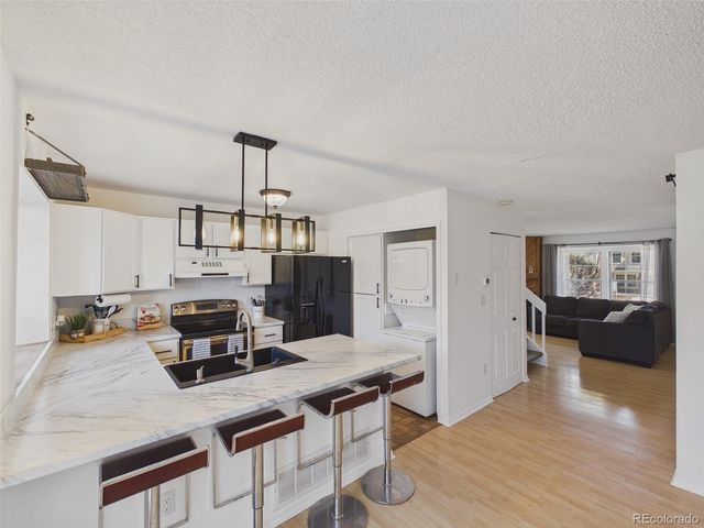 9715 W Chatfield Avenue E, Littleton, CO 80128