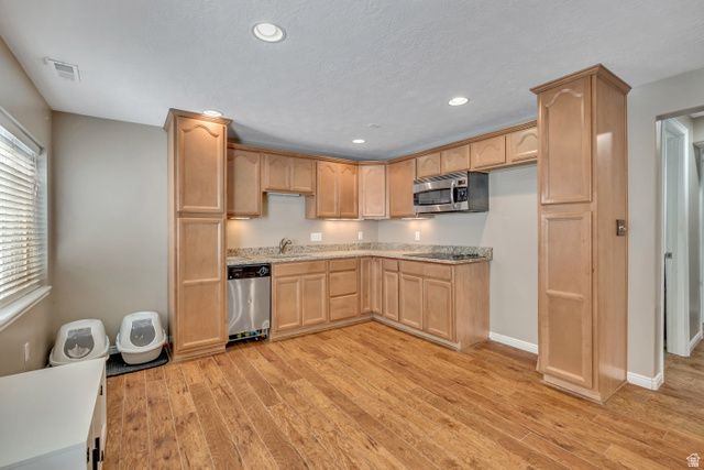 6137 W TRIPLE CROWN LN, Herriman, UT 84096