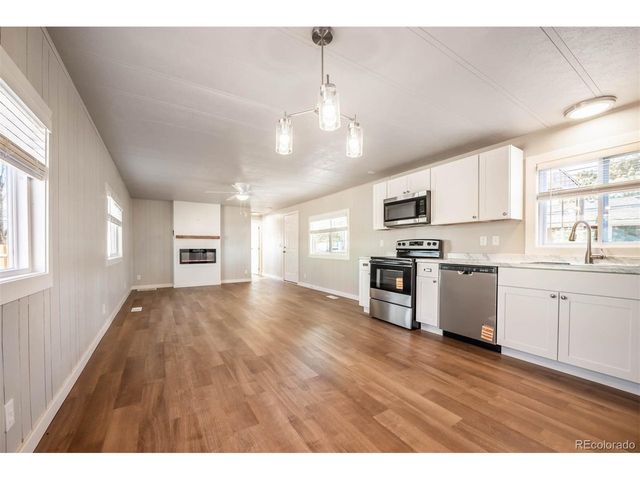 2415 Alia Ct, Pueblo, CO 81004