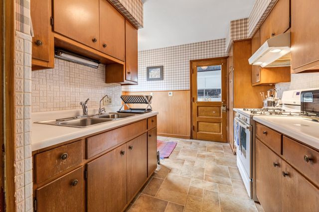 749 W 4th Street, Winona, MN 55987