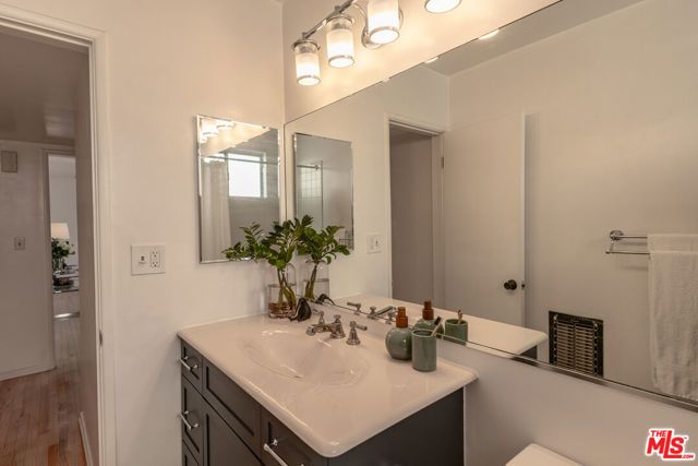 4507 Finley Avenue 1, Los Angeles, CA 90027