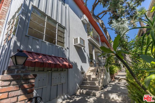 4507 Finley Avenue 1, Los Angeles, CA 90027