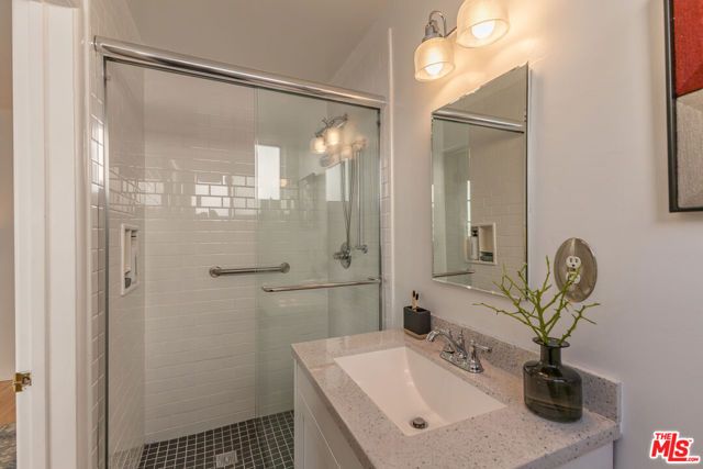 4507 Finley Avenue 1, Los Angeles, CA 90027