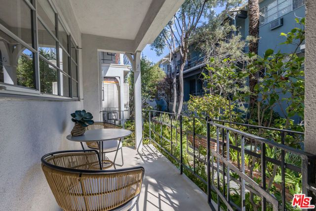 4507 Finley Avenue 1, Los Angeles, CA 90027