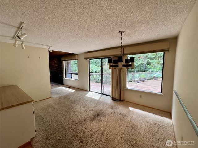 39045 258th Avenue SE, Enumclaw, WA 98022