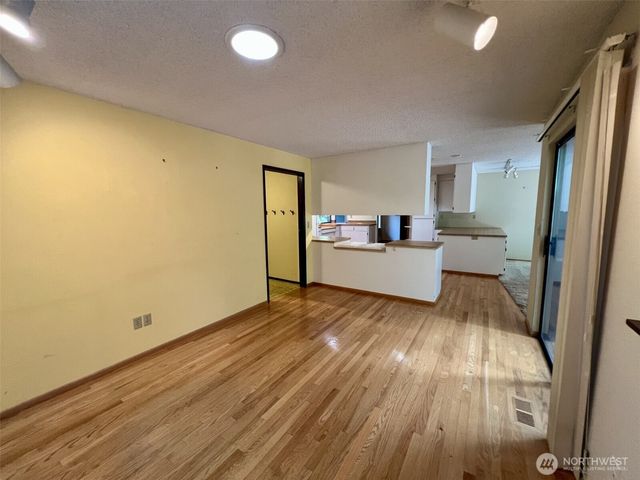 39045 258th Avenue SE, Enumclaw, WA 98022
