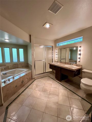 39045 258th Avenue SE, Enumclaw, WA 98022