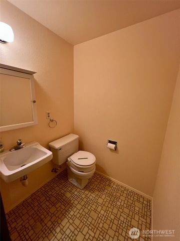 39045 258th Avenue SE, Enumclaw, WA 98022
